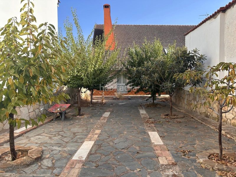 Foto 44cfc4da-ee8d-4f48-9054-da4654720b64. Casa amb aparcament a Belmez