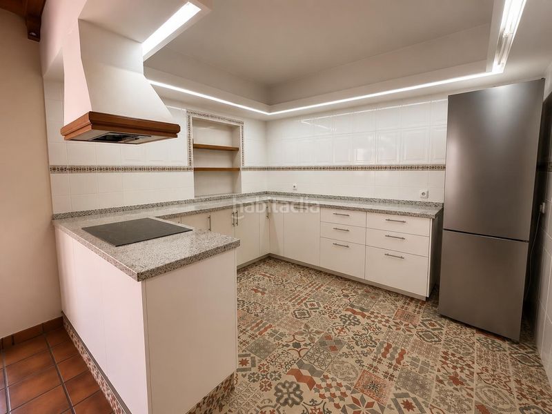 Foto 53ff8056-25e2-47ff-a0cc-53be525a41bf. Casa amb aparcament a Belmez