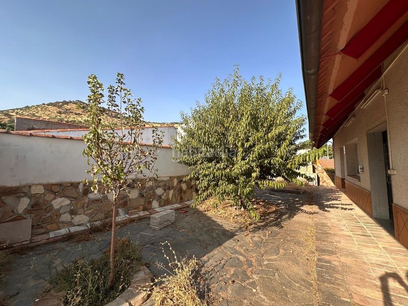 Foto 5f087e51-8bce-4cc8-9ce8-0b9e019f8165. Casa amb aparcament a Belmez