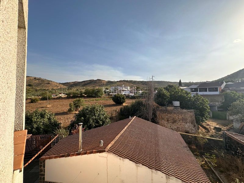Foto b55ff8ad-e324-4cc2-9679-f6556cc8dcda. Casa amb aparcament a Belmez