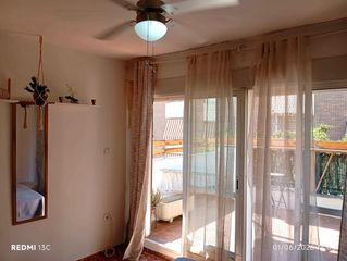 Casa en Ollerías - San Cayetano. A. casa de dos plantas con apartamento turístico en planta baja,