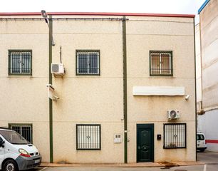 Nau industrial a Alcolea