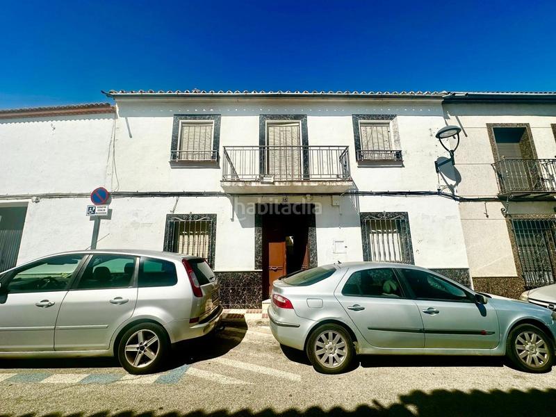 Foto a1bcb22f-d278-4bd2-b62c-7c51ffb69bcf. Casa gran casa con excelente ubicación. en Lopera
