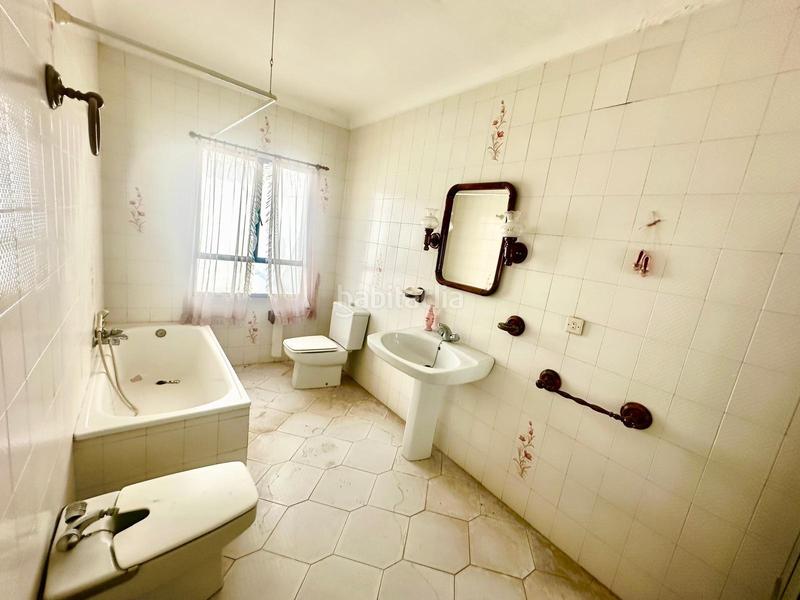 Foto a6f66e9b-c147-4188-8010-6be5047d72f9. Casa gran casa con excelente ubicación. en Lopera