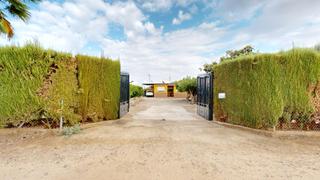 Xalet  Calle rosa romina. Te gustan las parcelas? deja que esta casa te sorprenda con todo