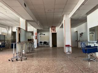 Location Local commercial à Caballería Española. 2404192