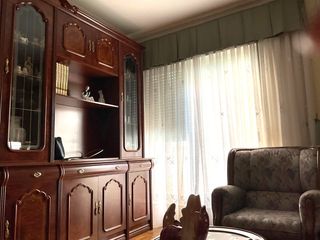Rent Flat  Calle de san higinio. Piso en alquiler de 3 dormitorios con balcón y orientación sur e