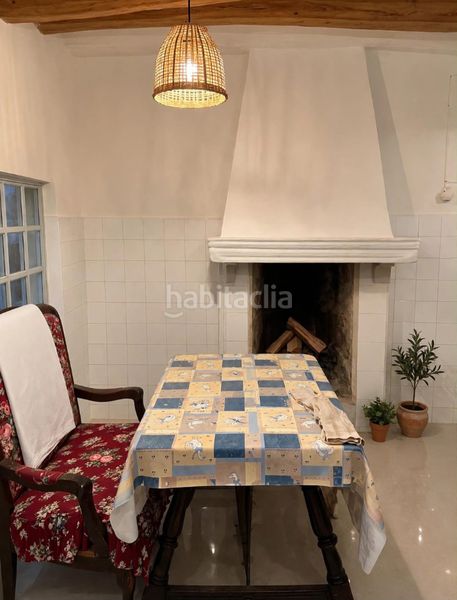 Foto ec8feed2-8883-4290-9975-a644e4f825c3. Casa adossada a Yebra