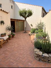 Semi detached house in Yebra