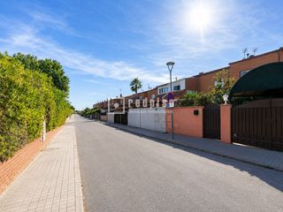 Chalet à Brunete. Maravilloso chalet adosado en venta