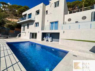 Casa a Roca Grossa. Casa con vistas al mar en la urbanizacin de tur de lloret con