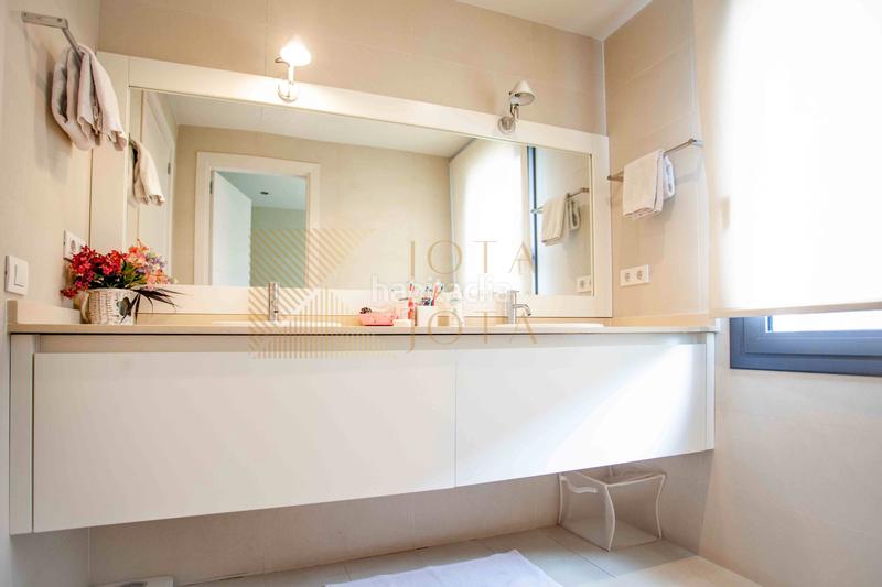 Foto 25775b1b-2cf7-417d-a561-6f2fe7a804e2. Casa amb calefacció aparcament piscina a Montgoda Lloret de Mar