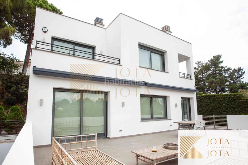 Foto 31e9bdf4-5513-4dd4-a5f8-9a81562bba77. Casa amb calefacció aparcament piscina a Montgoda Lloret de Mar