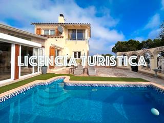 Casa a Serra Brava. Casa de 6 habitaciones con vistas al mar, apartamento independie
