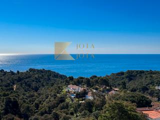 Pis a Carrer alguer 17a. Piso de 3 habitaciones con vistas al mar piscina y parking comun