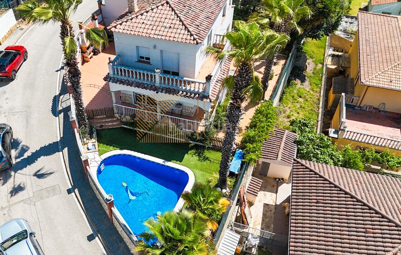 Foto badb031d-aef1-4f94-90e2-2b261142a565. Casa amb xemeneia calefacció piscina a Lloret Verd - Els Pinars Lloret de Mar