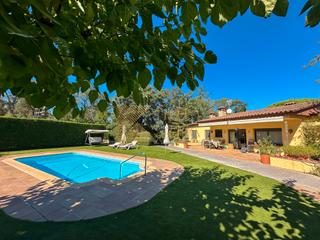 Casa a Caldes de Malavella. Casa de 6 dormitorios y piscina en caldas de malavella