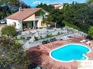Maison à Maçanet de la Selva Poble. Casa de 5 dormitorios y piscina en maçanet de la selva
