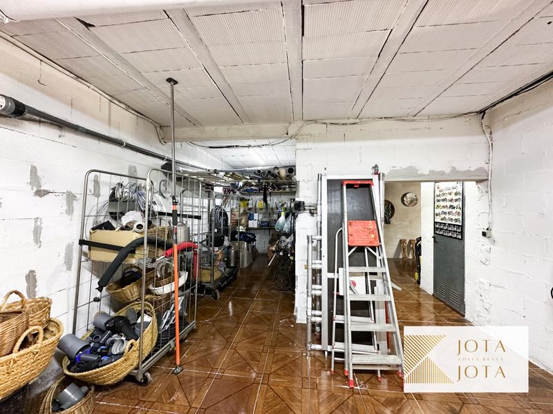 Foto 281e5896-a10d-4bca-9851-440469385aa8. Maison avec cheminée parking piscine dans Sils