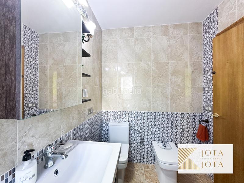 Foto 37aaea22-9686-41a4-83f4-9db0fbdfc3b7. Maison avec cheminée parking piscine dans Sils