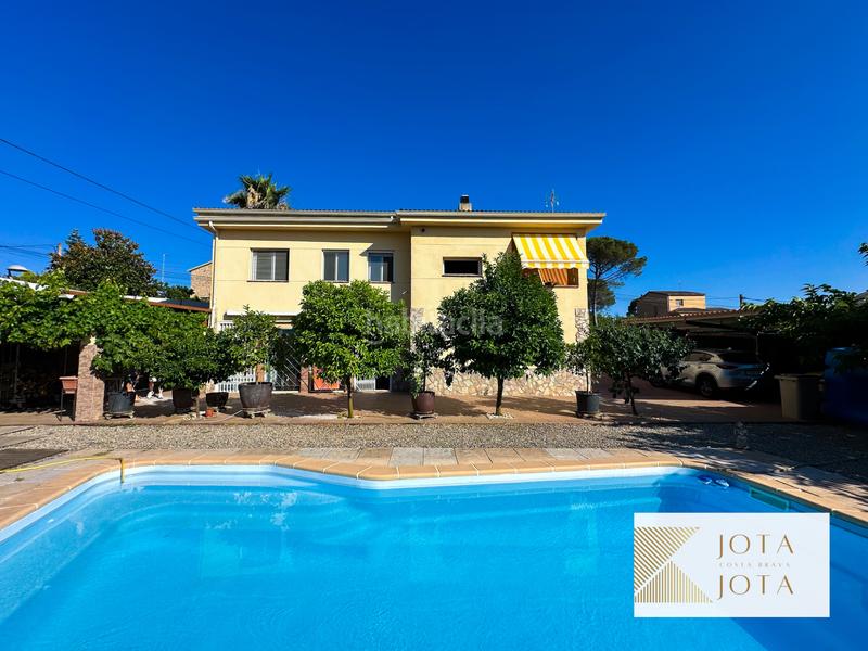 Foto 3cb4b1fe-5af2-4c73-b20b-a07c2069cc04. Maison avec cheminée parking piscine dans Sils