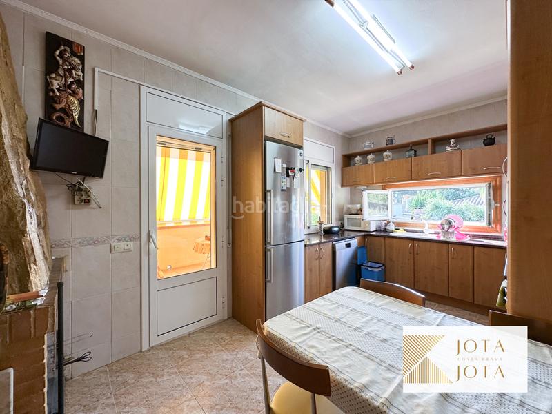 Foto 5006a93d-9077-4982-ad5c-be970cc85797. Maison avec cheminée parking piscine dans Sils