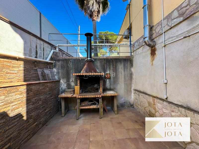 Foto 529e203a-3bc8-44ab-aba9-c5070dfe04b1. Maison avec cheminée parking piscine dans Sils