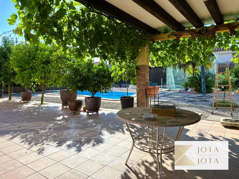 Foto 73605f23-c10f-499c-86ba-e09c82256d28. Maison avec cheminée parking piscine dans Sils