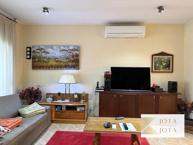 Foto 977735da-cab8-4a9a-a263-d6f8f0346a21. Maison avec cheminée parking piscine dans Sils