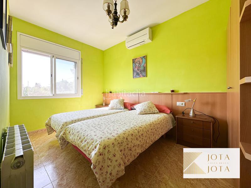 Foto ea6a8530-018d-42d5-8c1b-37922e9344cd. Maison avec cheminée parking piscine dans Sils