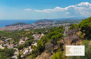 Terreny residencial a Roca Grossa. Terreno de 841m2 en roca grossa con vistas al mar maravillosas