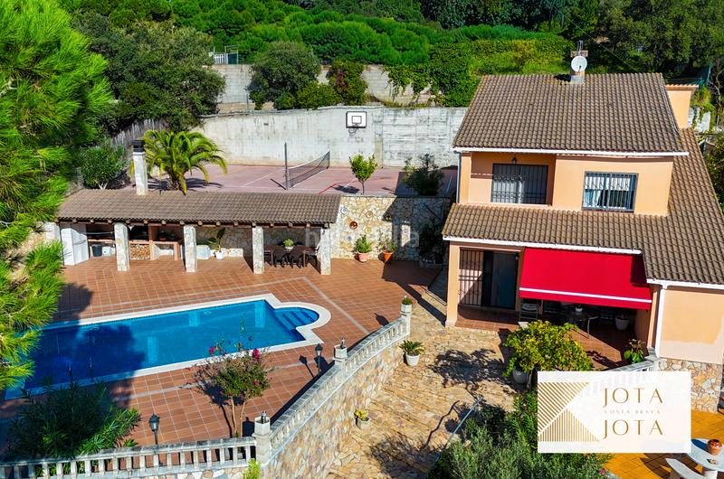 Foto 8d5c5287-1bed-4dc7-9487-aae08bfe7148. Maison avec cheminée parking piscine dans Aiguaviva Parc Vidreres