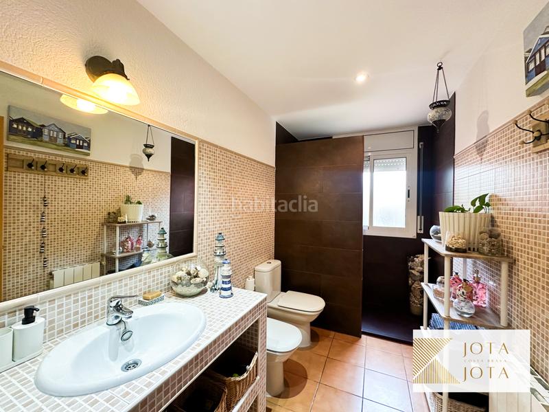 Foto 2f6b4601-1c7f-44d8-8a39-21e8d6398fd4. Casa amb xemeneia calefacció aparcament piscina a Tordera