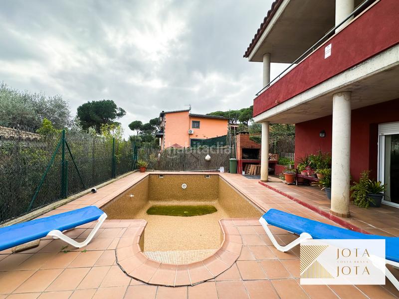 Foto cb2296f8-5b6c-4156-a634-c053589bb492. Casa amb xemeneia calefacció aparcament piscina a Tordera