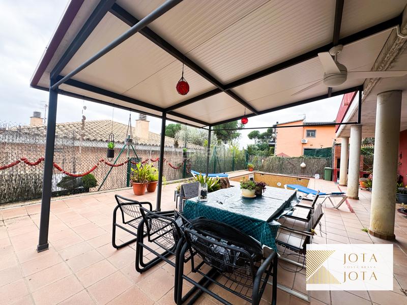 Foto d2fd0bf2-ada1-4947-834a-6d49e61c8647. Casa amb xemeneia calefacció aparcament piscina a Tordera