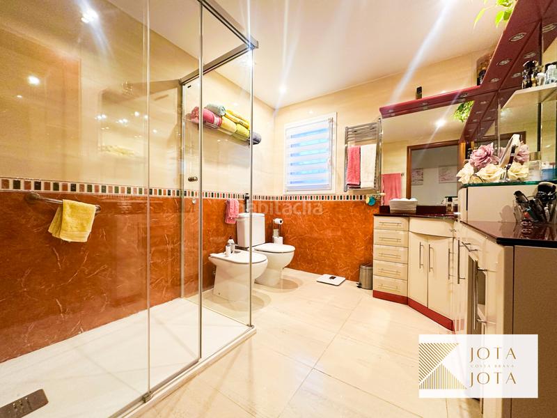 Foto 2396795f-3833-4a83-9d41-1d4a3e779c84. Casa amb xemeneia calefacció piscina a Lloret Verd - Els Pinars Lloret de Mar