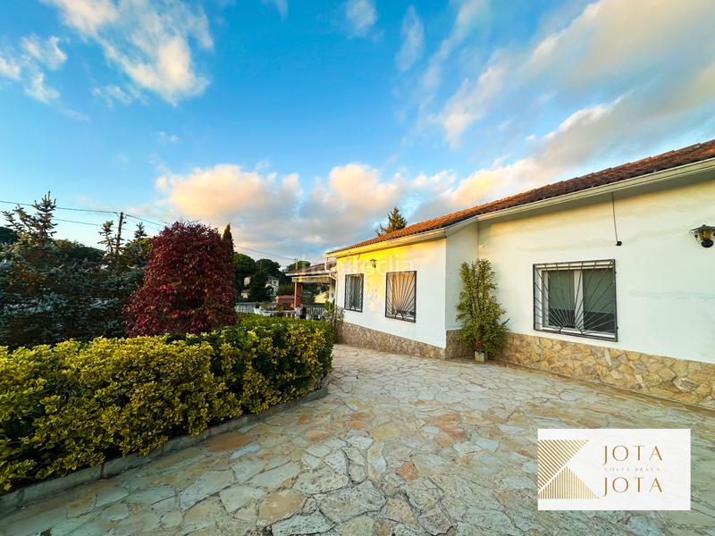 Foto 58ada1c3-691a-46f5-979d-5d56b8fb2016. Casa amb xemeneia calefacció piscina a Lloret Verd - Els Pinars Lloret de Mar