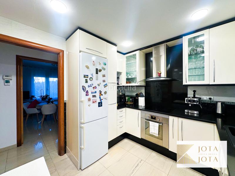 Foto cde2cd3a-1c08-489c-9316-1c355e0a0335. Casa amb xemeneia calefacció piscina a Lloret Verd - Els Pinars Lloret de Mar