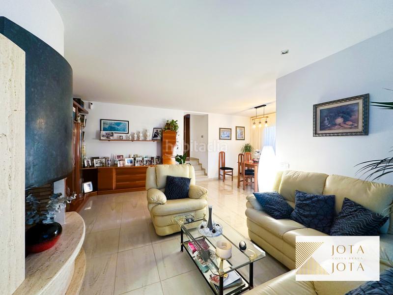 Foto e5a563de-f700-4fed-81b7-73fa059d0d3f. Casa amb xemeneia calefacció piscina a Lloret Verd - Els Pinars Lloret de Mar