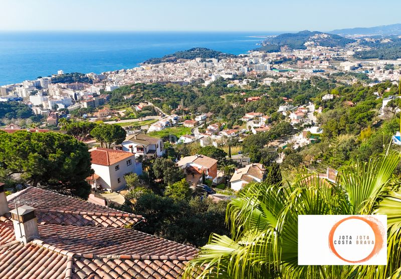 Foto 16a98062-eed5-4ef0-9259-f41542f31410. Casa amb xemeneia calefacció a El Molí-El Rieral Lloret de Mar