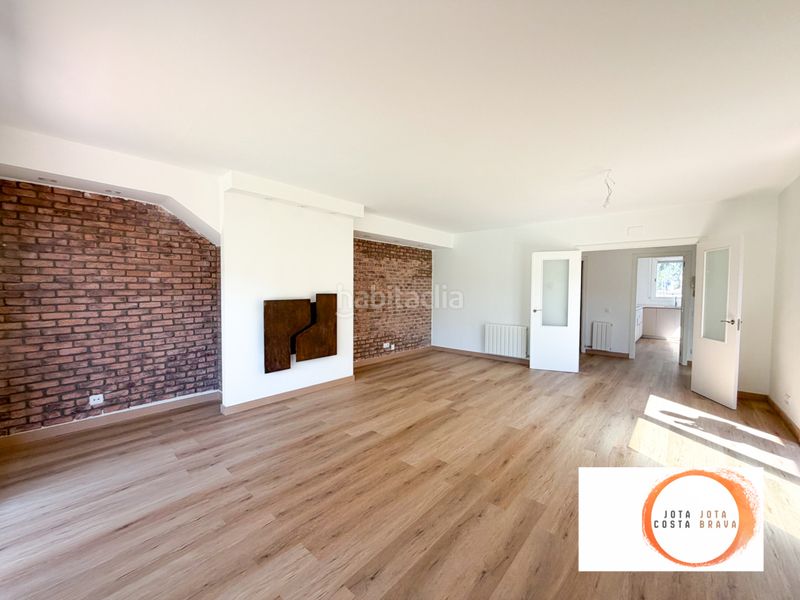 Foto 57dd18e7-7801-436e-b9d7-d65a677587c6. Casa adossada amb xemeneia calefacció piscina a Tordera Tordera