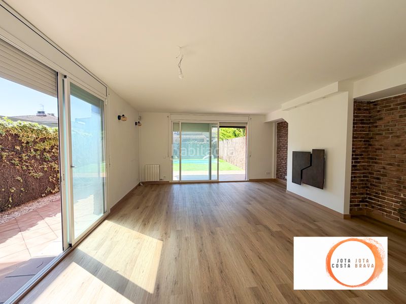 Foto bc535d41-533b-4d99-9411-d131fff4e8de. Casa adossada amb xemeneia calefacció piscina a Tordera Tordera