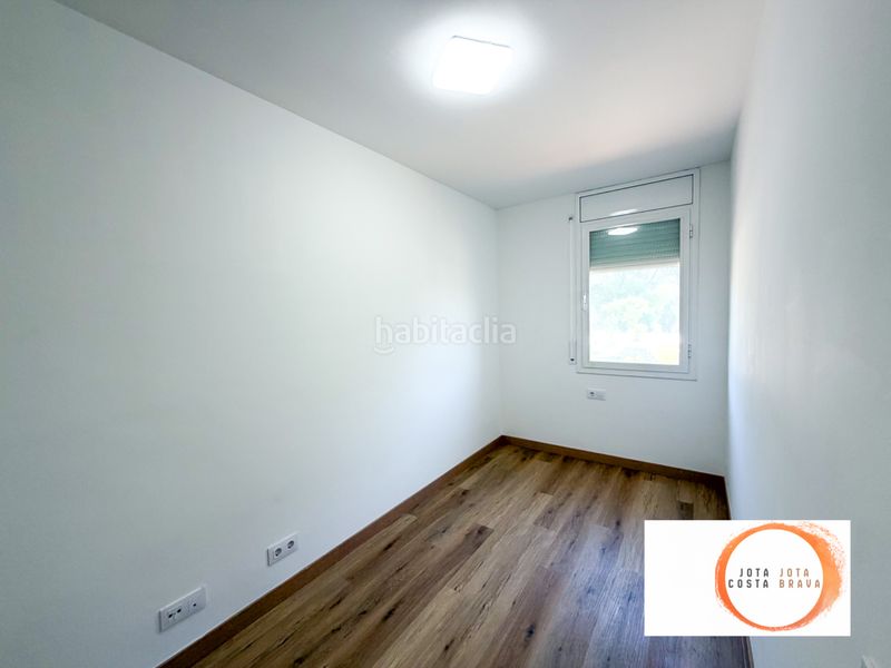 Foto f83b38ae-56c7-4c90-a3ec-bfed44c06554. Casa adossada amb xemeneia calefacció piscina a Tordera Tordera