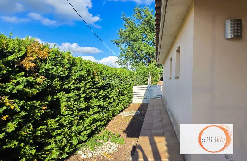 Foto d39ae613-f78d-42b6-930c-a7e3fde09ab7. Casa amb piscina a Caldes de Malavella