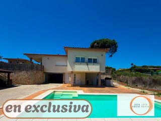 Casa en Caldes de Malavella. Casa de 3 habitaciones con piscina en tourist club