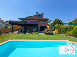 Maison à Sils. Casa de 5 habitaciones con piscina en sils les comes