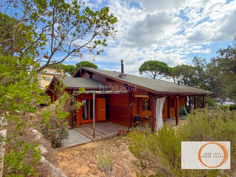 Foto 466b3399-2fa6-4bbf-ac4d-ecf777642a35. Casa amb xemeneia a La Goba Vidreres