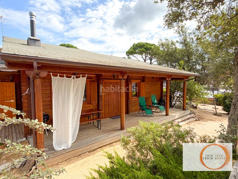 Foto 5aaf54dd-6ece-4806-b1b5-3e0b51196579. Casa amb xemeneia a La Goba Vidreres