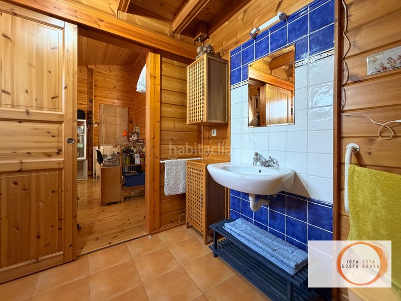 Foto b71d97f8-f8a9-46f9-aa88-bbee069e4bb4. Casa amb xemeneia a La Goba Vidreres