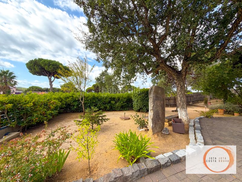 Foto c4d37f74-ab1a-4cdb-b83b-ba08aa3e4888. Casa amb xemeneia a La Goba Vidreres